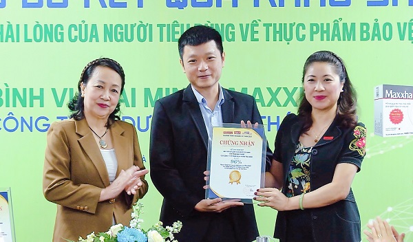 "96% Người dùng hài lòng và rất hài lòng về hiệu quả của Maxxhair" theo Tạp Chí Kinh tế Việt Nam