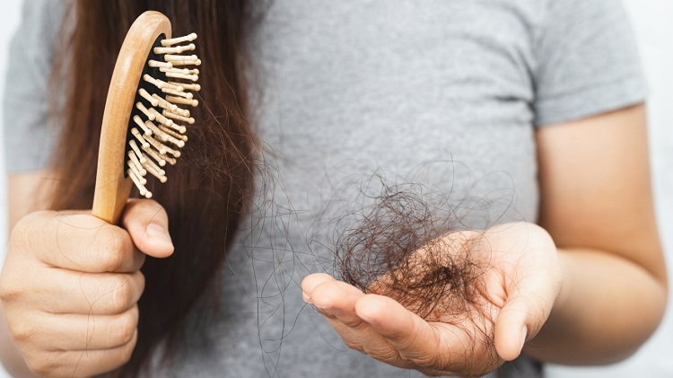Mơ Mình Rụng Tóc Đánh Con Gì? Giải Mã Giấc Mơ & Con Số May Mắn